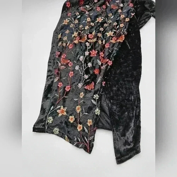 Club London Womens Size 4 Black Velvet and Stitched Floral Design Dress NWT - Picture 4 of 12
